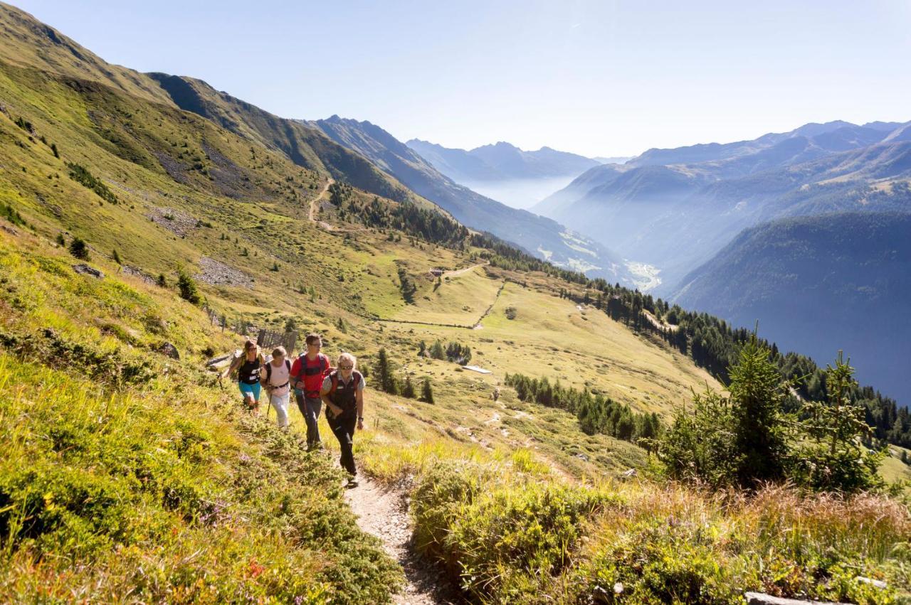 Alpenparks Montana Apartments Matrei in Osttirol Zewnętrze zdjęcie