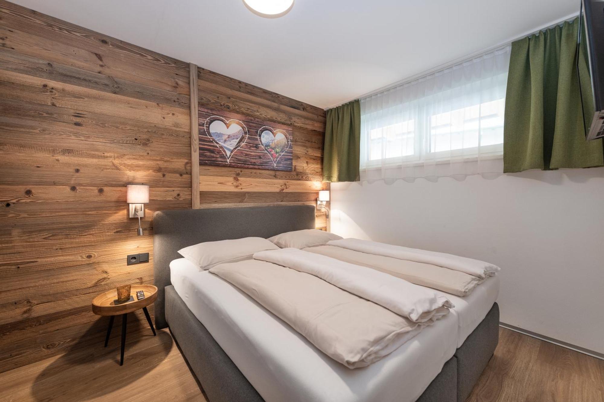 Alpenparks Montana Apartments Matrei in Osttirol Pokój zdjęcie